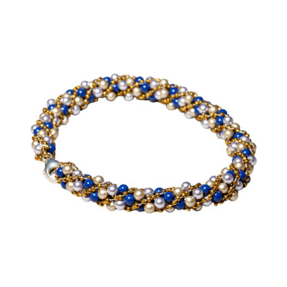 armband av swarovskipärlor