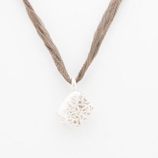 halsband everest